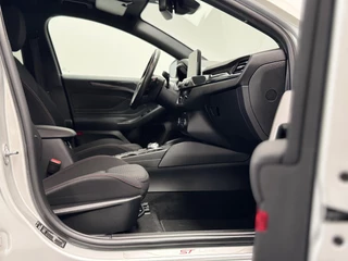 Ford Focus Ford Focus 1.0 EcoBoost Titanium Business | Automaat | ST Line | Camera | Carplay - afbeelding nr 23