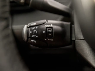 Peugeot e-208 Peugeot e-208 EV Allure Sport 50 kWh Automaat (APPLE CARPLAY, GROOT NAVI, 360 CAMERA, KEYLESS, SPORTSTOELEN, GETINT GLAS, LM VELGEN, LED KOPLAMPEN, NIEUWSTAAT) - afbeelding nr 22