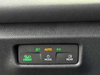 Volkswagen Tiguan Volkswagen TIGUAN 1.5 eTSI DSG Lane ass Drive pilot CarPlay 150 PK Keyless Camera Sfeerverlichting Life edition Direct leverbaar - afbeelding nr 43