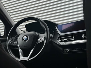 BMW 1 Serie BMW 1-serie 118i Sport Line/Aut/Navi/Xenon/Carplay/Sportstoelen/Stoelverwarming/CRUISE - afbeelding nr 10