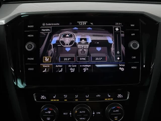 Volkswagen Passat Volkswagen Passat 1.4 TSI PHEV GTE | Panoramadak | Leder |  Stoelverwarming | Trekhaak | Camera | Park Assist | Adaptive cruise | Side Assist | Matrix LED | Carplay | Navigatie - afbeelding nr 24
