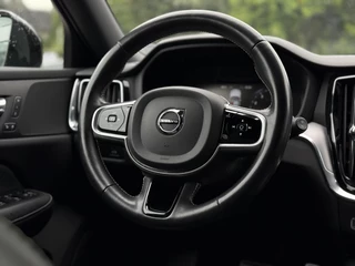 Volvo V60 Volvo V60 2.0 B4 Aut. 197pk MHEV R-Design | Navi | Camera | Trekhaak | Memory | - afbeelding nr 18
