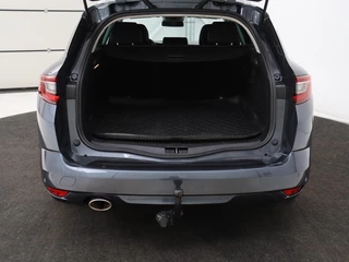 Renault Mégane Renault Mégane 1.3 TCe Bose | Leder | Massage | Trekhaak |  Carplay | Camera | Climate control | Keyless | Navigatie | Cruise control | DAB - afbeelding nr 10