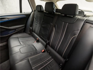 BMW 5 Serie BMW 5 Serie Touring 530e Sportline 293Pk Automaat (APPLE CARPLAY, GROOT NAVI, DEALER ONDERHOUDEN, CAMERA, SFEERVERLICHTING, LEDER, SPORTSTOELEN, ADAPTIVE CRUISE, TREKHAAK ELEKTRISCH, NIEUWSTAAT) - afbeelding nr 16
