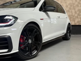 Volkswagen Golf Volkswagen Golf 2.0 TSI GTI TCR | Pano | Keyless | Virtual | Dynaudio | ACC - afbeelding nr 2