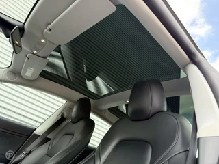 Tesla Model 3 Tesla Model 3 Standard RWD Plus 60 kWh Trekhaak Panoramadak Zwart Leder 18