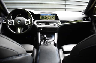 BMW 2 Serie BMW 2 Serie Coupé 220i High Executive M Sport | Schuif-/Kanteldak | 19'' Velgen | Elektrisch vers. Stoelen + Memory | Camera | CarPlay | - afbeelding nr 4