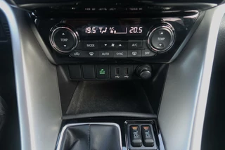 Mitsubishi Eclipse Cross Mitsubishi Eclipse Cross 1.5 DI-T 163pk|360 CAMERA|HEAD UP|CARPLAY|TREKHAAK|KEYLESS|STOELVERWARMING - afbeelding nr 22