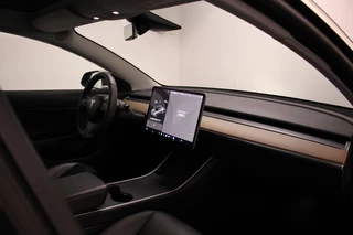 Tesla Model 3 - afbeelding nr 9