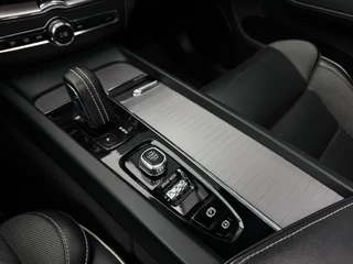 Volvo XC60 Volvo XC60 2.0 T6 AWD R-Design M22 FULL PANO NAVI CLIMATE PDC SPORTVELGEN - afbeelding nr 14