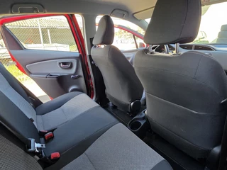 Toyota Yaris Toyota Yaris 1.5 Hybrid Asp, Camera! Nwe Apk! Zondag OPEN! - afbeelding nr 14