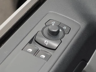 Ford Transit Custom Ford Transit Custom L2H1 Trend Navigatie Apple Carplay Camera Trekhaak Parkeersensoren Cruise control Airco - afbeelding nr 18