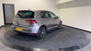 Volkswagen e-Golf | Lederen Bekleding | Zwarte Velgen | Privacy Glass | Lage km. stand! | SoH (batterijcheck) 86,4 % score! - afbeelding nr 21