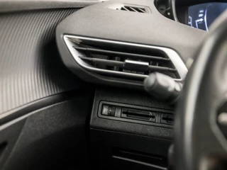 Peugeot 3008 Peugeot 3008 1.2 PureTech Sport Automaat (APPLE CARPLAY, GROOT NAVI, 360 CAMERA, CLIMATE, SPORTSTOELEN, LANE ASSIST, CRUISE, NIEUWSTAAT) - afbeelding nr 23