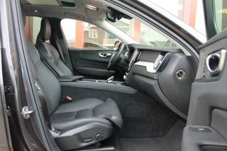 Volvo XC60 Volvo XC60 T6 Recharge AWD Ultimate Bright | Longe Range | Parkeercamera | Panoramadak | Trekhaak | HUD | Leder | Stoelverwarming | Keyless - afbeelding nr 22