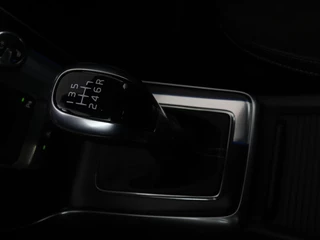 Volvo V40 Volvo V40 2.0 D2 R-Design | Stoelverwarming | Trekhaak |  Xenon | Leder/Alcantara | Navigatie | Parkeerhulp | Climate control - afbeelding nr 17