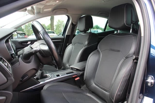 Renault Mégane Estate Renault Mégane Estate 1.2 TCe Bose / Trekhaak / Camera / Navigatie / Bose / 17'' / Half leder / Keyless / Dodehoek / DAB / Cruise Control - afbeelding nr 4