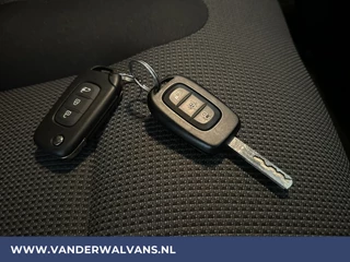 Renault Trafic Renault Trafic 2.0 dCi L2H1 Euro6 Airco | Navigatie | LED | Trekhaak | Cruisecontrol | Parkeersensoren, Bijrijdersbank - afbeelding nr 18