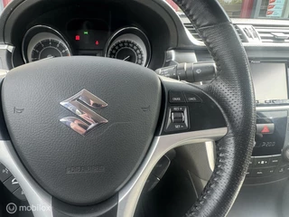 Suzuki Kizashi Suzuki Kizashi 2.4 Sport / Navigatie / Panoramadak / Luxe - afbeelding nr 30