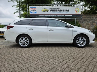 Toyota Auris Toyota Auris 1.8 Hybrid Dynamic, CAMERA, PANO DAK! - afbeelding nr 2