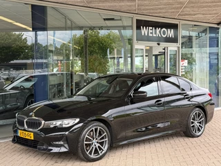 BMW 3 Serie BMW 3-serie 320i Executive Sport Sportstoelen|Sfeer|Dealer Onderhouden - afbeelding nr 2