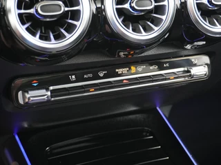 Mercedes-Benz GLB Mercedes-Benz GLB 200 AMG // Panoramadak // Sfeerverlichting // Carplay // Nightpakket // Camera // LED - afbeelding nr 35