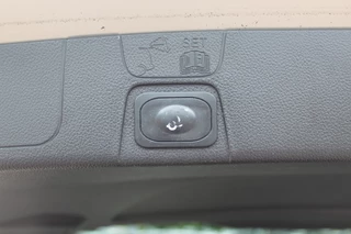 Ford C-MAX Ford C-MAX 1.0 Titanium / Trekhaak / Navigatie / Parkeerhulp V+A / 17'' / Stuur + Stoelverwarming / Elektr. achterklep / Getint glas / Cruise Control - afbeelding nr 31