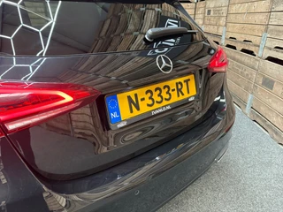 Mercedes-Benz A-Klasse Mercedes-Benz A-klasse 180 Business Solution AMG Pano Navi Clima Camera LED 19