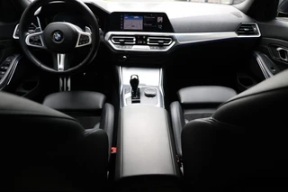 BMW 3 Serie BMW 3 Serie 318i M-Sport Automaat NAP/Schuifdak/19inch/Cam/Sfeerverl - afbeelding nr 69