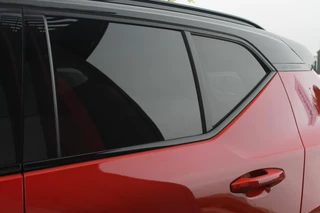 Volvo XC40 Volvo XC40 T5 Recharge R-Design | Panoramadak | Stoelverwarming | Parkeercamera | Keyless | Glossy Black - afbeelding nr 6