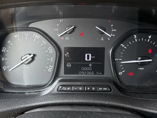 Opel Vivaro Opel Vivaro 2.0 CDTI 150PK EURO6 L3H1 Achteruitrijcamera/Trekhaak/navigatie systeem/cruise control - afbeelding nr 4