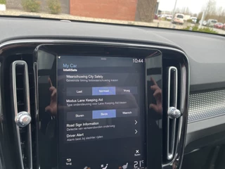 Volvo XC40 Navigatie Trekhaak 2000 kg Panoramadak ACC Leder Elek stoelen Pilot Assist Standkachel 360 Camera Apple Carplay NL Auto - afbeelding nr 43