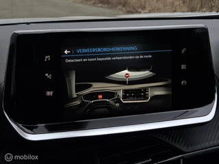 Peugeot 2008 PEUGEOT 2008 1.2 PURETECH AUTOMAAT/CAMERA/FULL LED/KEYLESS/CARPLAY/LANE ASSIST/16''LMV - afbeelding nr 19