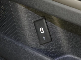 Volkswagen ID. Buzz Cargo Volkswagen ID. Buzz Cargo 77 kWh 204pk Trekhaak 3zits LED Cruise control Navigatie/ Apple Carplay Achterklep - afbeelding nr 32