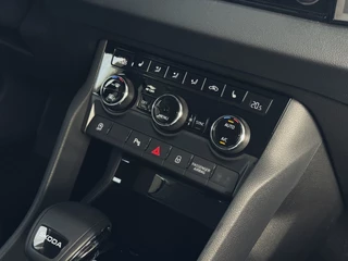 Škoda Karoq Škoda Karoq 1.5 TSI 150PKLED VIR.COCKPIT CARPLAY NAVI CAMERA ELEK.KLEP STOEL/STUUR VERW. LMV 2025 - afbeelding nr 32