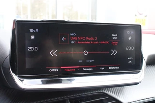 Peugeot 2008 Peugeot 2008 1.2 100PK ALLURE PACK | TREKHAAK | NAVIGATIE | APPLE CARPLAY/ANDROID AUTO | 3-D INSTRUMENTENPANEEL | ACHTERUITRIJ CAMERA | CRUISE CONTROL | LED KOPLAMPEN | CLIMATE CONTROL | 17