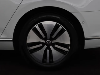 Volkswagen Passat Volkswagen Passat 1.4 TSI PHEV GTE | Adaptive cruise | Trekhaak wegklapbaar | Stoelverwarming |  Navigatie | Full LED - afbeelding nr 37