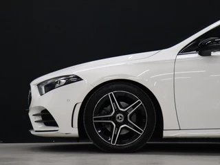 Mercedes-Benz A-Klasse Mercedes-Benz A-Klasse 180 AMG Sport [SCHUIFKANTELDAK, APPLE CARPLAY, ANDROID, HALF LEDER, CAMERA, STOELVERWARMING, PDC V+A, CRUISE, NIEUWSTAAT] - afbeelding nr 3