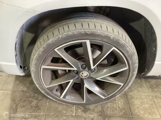 Škoda Karoq Skoda Karoq 1.5 TSI ACT Sportline Panodak Virtual Navi Carplay - afbeelding nr 9