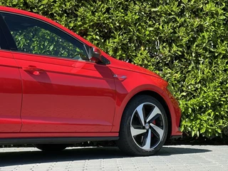 Volkswagen Polo Volkswagen Polo 2.0 TSI GTI, NIEUW MODEL, NAVI, AIRCO, CARPLAY, STOELVERWARMING, PARKEERSENSOREN VOOR/ACHTER, LICHTMETAAL 17