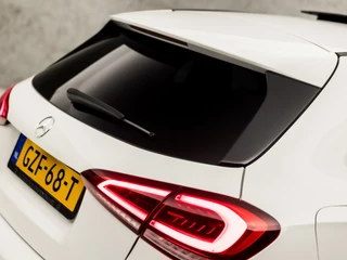 Mercedes-Benz A-Klasse 218Pk Automaat (SCHUIFDAK, GROOT NAVI, SFEERVERLICHTING, MEMORY SEATS, BURMESTER, CAMERA, LEDER/ALCANTARA, WIDE SCREEN, STOELVERWARMING, NIEUWE APK, NIEUWSTAAT) - afbeelding nr 36