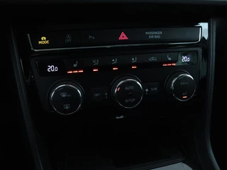 SEAT Leon SEAT Leon 2.0 TDI FR | Panoramadak | Virtual Cockpit | Maxton | Stoelverwarming | Adaptive cruise | Camera | Carplay | Sfeerverlichting | Full LED - afbeelding nr 29