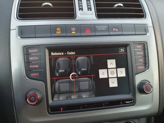 Volkswagen Polo Volkswagen Polo 1.0 BlueMotion Connected Series - NAP / CARPLAY / DAB / P.SENSOREN V+A / LM-VELGEN '17 / EXTRA SET '15 / NWE APK ! - afbeelding nr 46