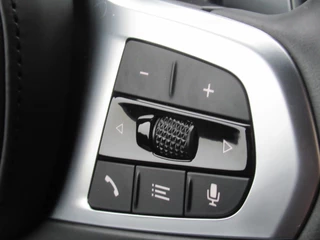 BMW 1 Serie BMW 1 Serie M135i xDrive Executive Edition 306 PK, Full LED / Carplay / PDC / Stoelverwarming / 19' M dubbelspaak velgen - afbeelding nr 14