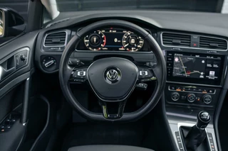 Volkswagen Golf Volkswagen Golf 1.0 TSI Panorama LED Digi NAP - afbeelding nr 13