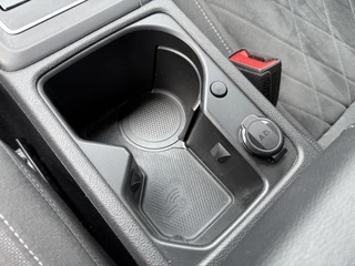 Volkswagen Golf Volkswagen Golf 1.5 eTSI Life Business | Apple Carplay | Elek. stoelen | Draadloze tel. lader - afbeelding nr 26
