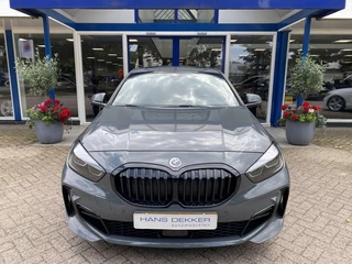 BMW 1 Serie BMW 1 Serie 118i Exe H/K, Pano, Stoelver, M-sport - afbeelding nr 2