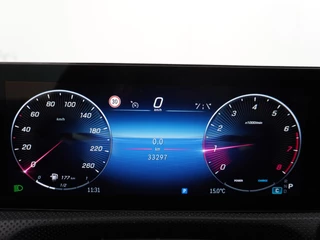 Mercedes-Benz A-Klasse Mercedes-Benz A-klasse 200 AMG Line RIJKLAARPRIJS INCL. 12 MND. BOVAGGARANTIE | PANO | CAMERA | AMBILIGHT - afbeelding nr 30