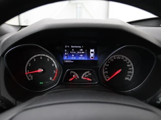 Ford Focus Ford Focus 2.0 ST-3 | Stoel & stuurverwarming |  Recaro sportstoelen | Xenon | Bluetooth | Climate control | Half leder | Cruise control - afbeelding nr 16