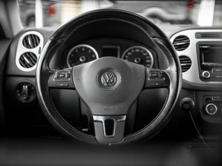 Volkswagen Tiguan Volkswagen Tiguan 1.4TSi DSG6 Cup Sport&Style | Trekhaak 1.800kg. | 2e eigenaar | Climate Control | Stoelverwarming | Parkeer pakket | Winter-pakket | Koplampsproeiers | Multifunctioneel lederen stuurwiel - afbeelding nr 45